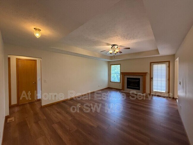 Building Photo - 4338 S York Ave