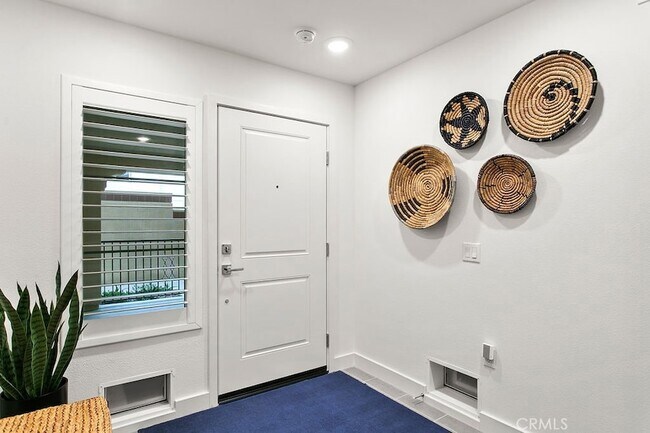 Foto del edificio - 3440 Doheny Way