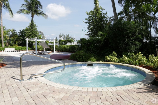 Jacuzzi - The Falls At Marina Bay