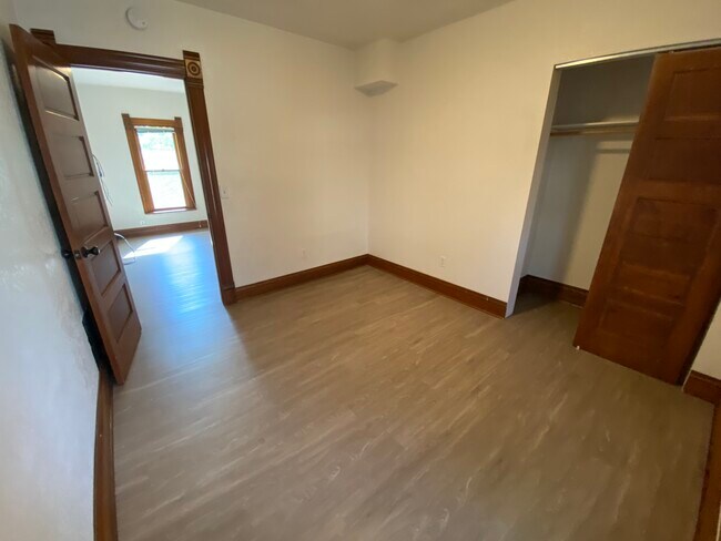 Foto del edificio - 2110 Grove