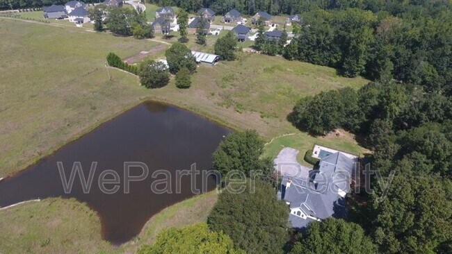 Building Photo - 1800 Mt Carmel Rd