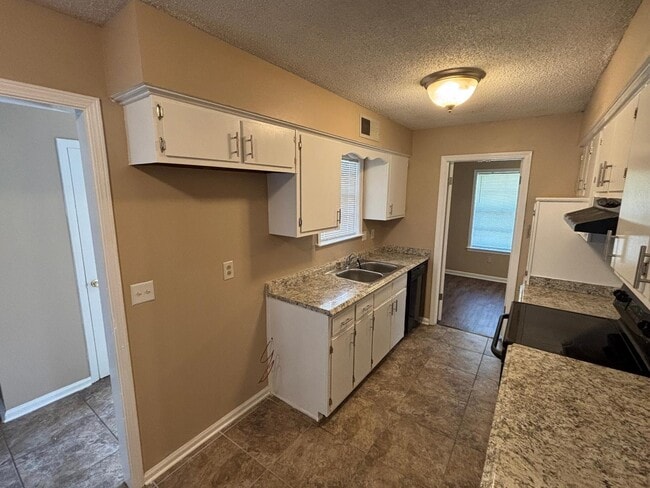 Photo - 6810 Sycamore Hill Dr Apartment