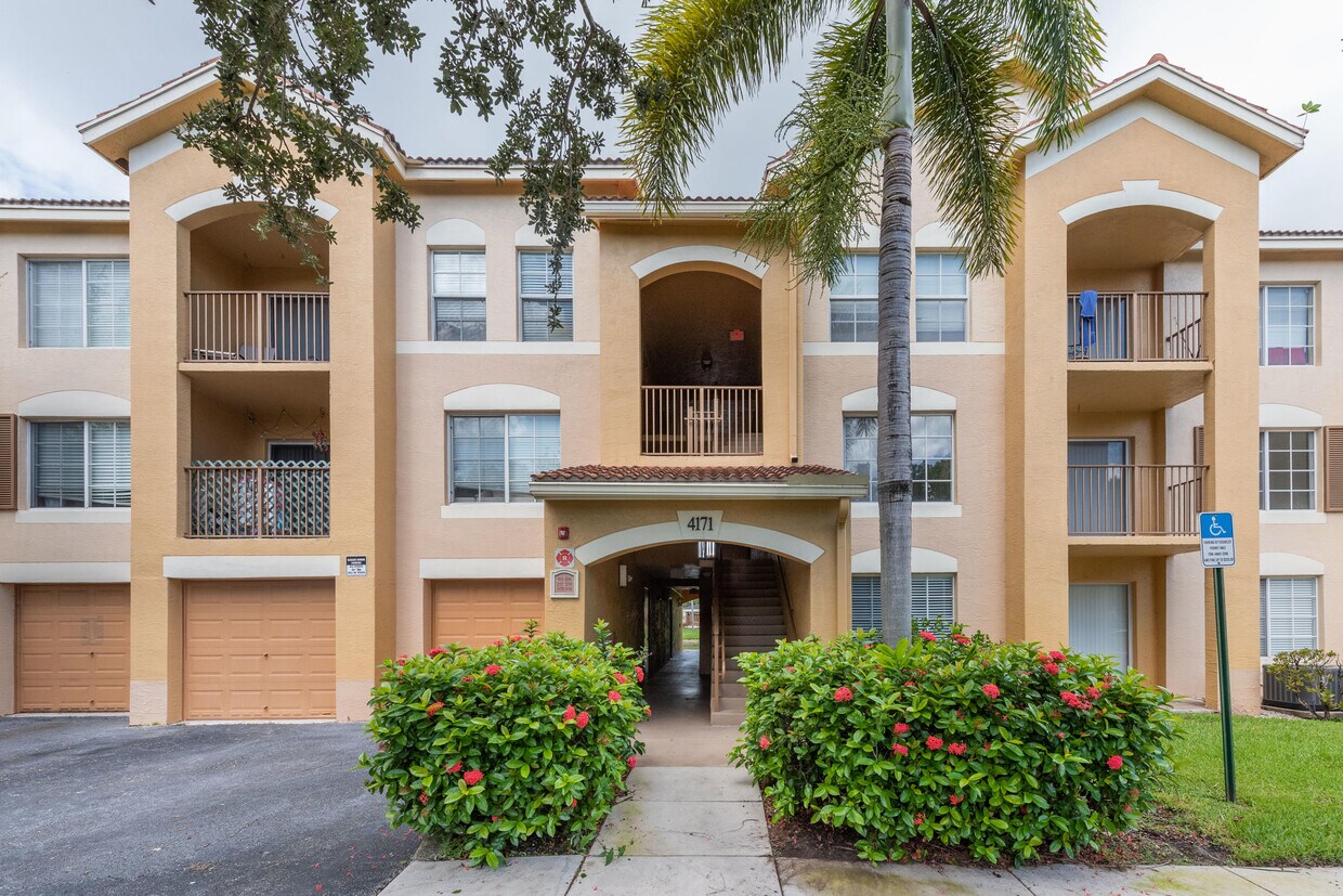 Foto principal - 4171 San Marino Blvd