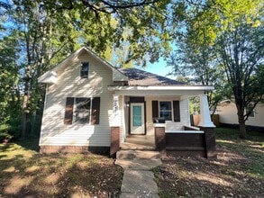 Building Photo - 1027 W Florida St