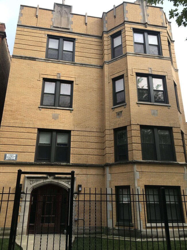 Building Photo - 3079 N Davlin Ct