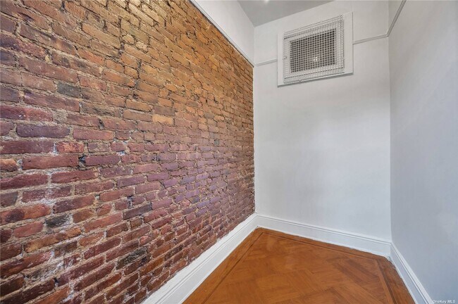 Foto del edificio - 1539 Pacific St