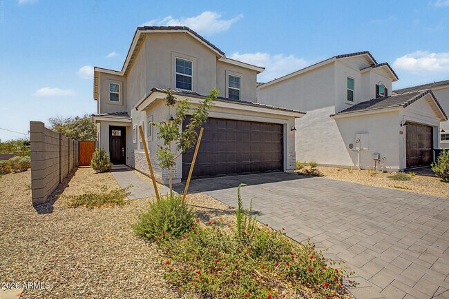 Building Photo - 1528 N Pueblo Dr