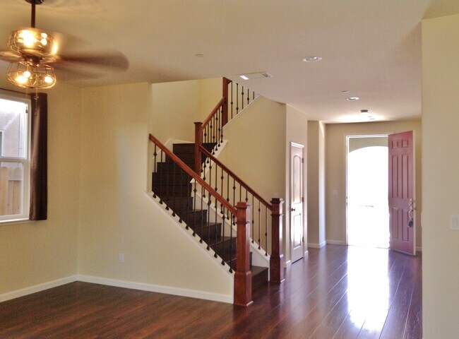 Foto del edificio - 251 Slate Ave