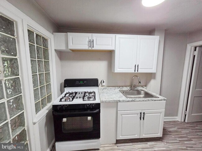 Foto del edificio - 6653 Perry Ave