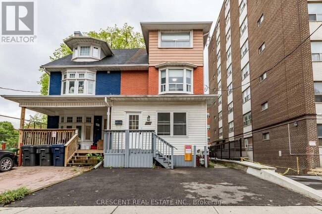 Building Photo - 1409 King St W