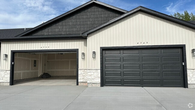 Building Photo - 4735 Legacy Vlg Ln
