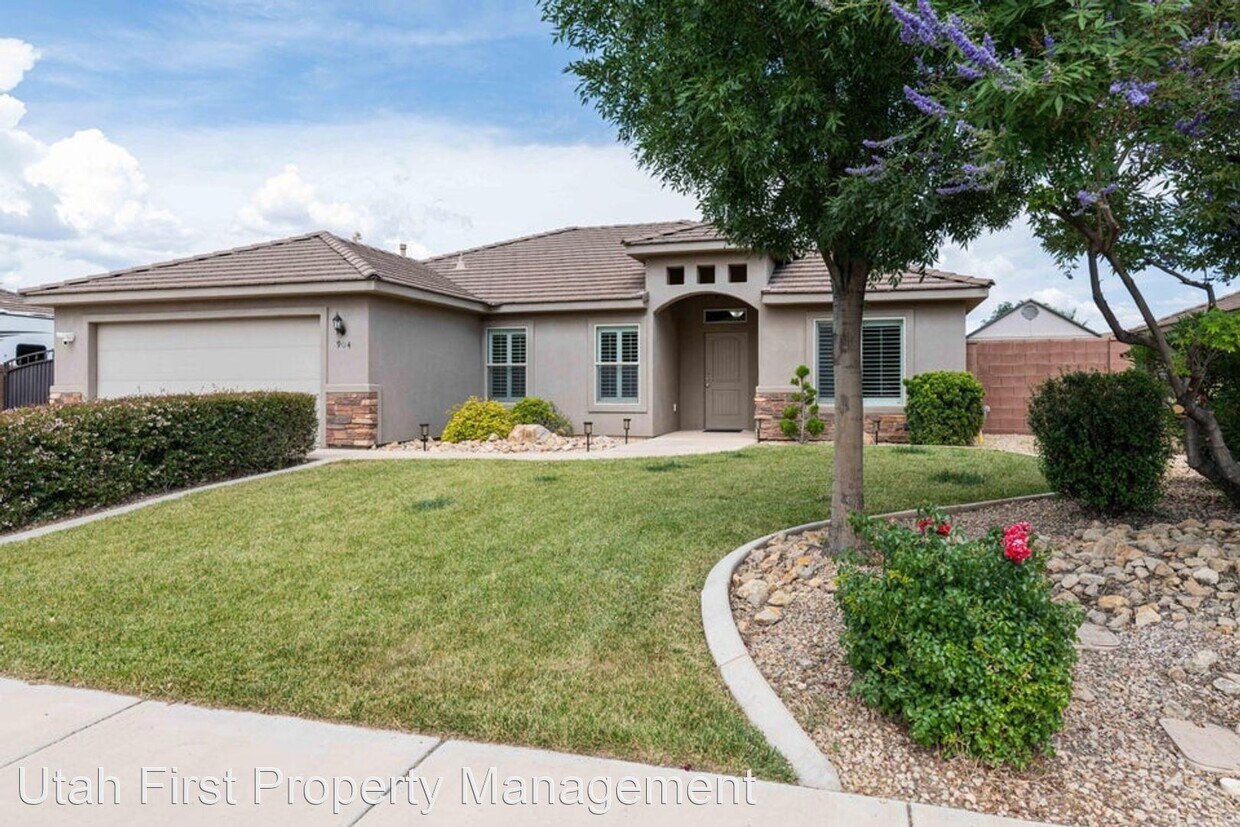 Primary Photo - 4 br, 2 bath House - 904 N 300 W