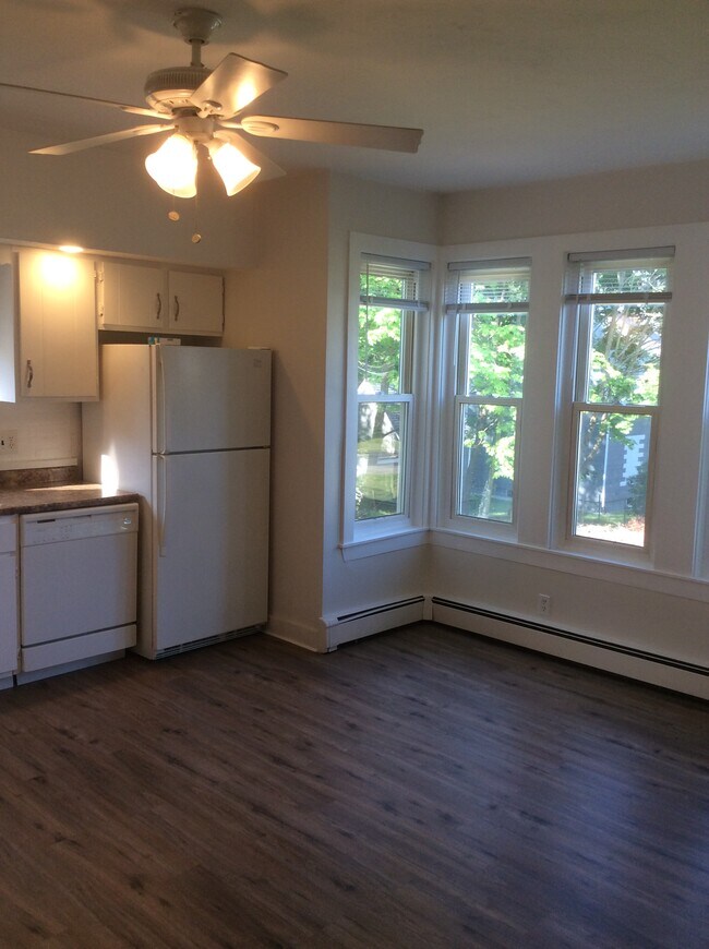 25 School St Unit 1, Plainville, MA 02762 Apartments in Plainville