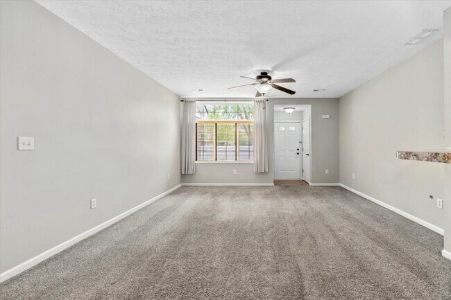 Building Photo - 8023 Seabrook Dr