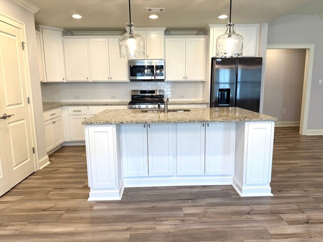 Building Photo - Wonderful 4 bedroom home