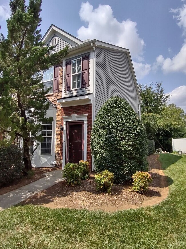 Foto del edificio - Cozy Townhome located in the popular Prosp...