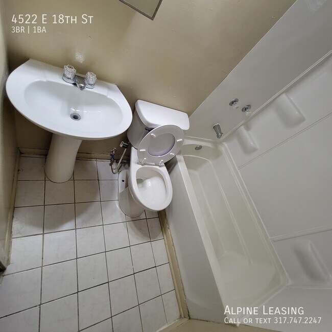 Building Photo - Near Eastside 3BR House for LEASE!