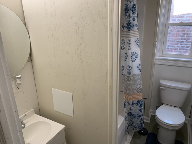 Bathroom - 631 E End Ave