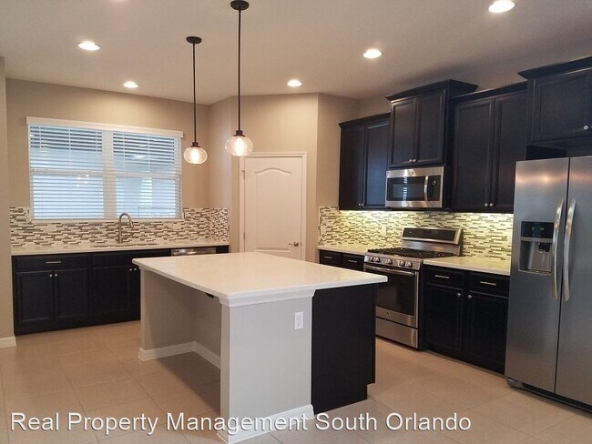 Building Photo - 4 br, 2.5 bath House - 5638 Thomas Square Dr