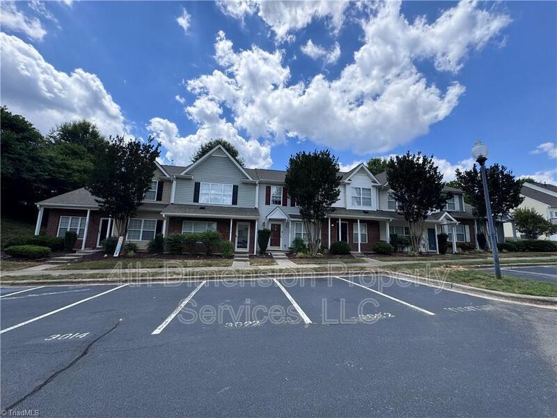 Foto principal - 3022 Kensington Pl