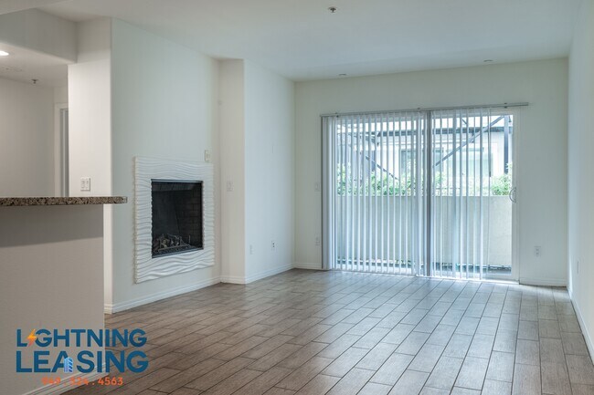 Building Photo - 11927 Kling St