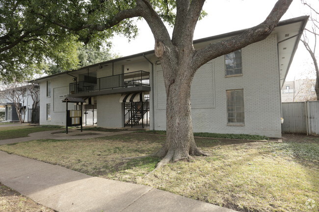 Building Photo - Sandia Park