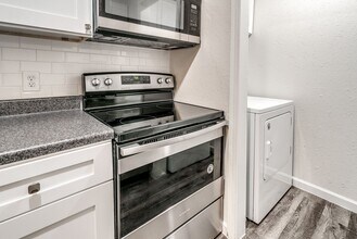 Building Photo - The Izzy