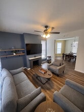 Building Photo - 6559 Hoffman Ave