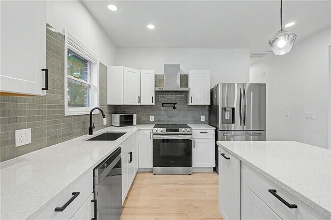 Foto del edificio - 827 Elbert St SW