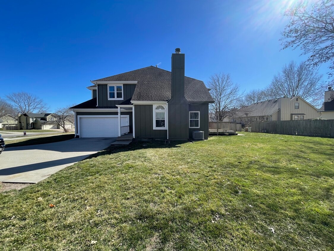 11532 Goddard St, Overland Park, KS 66210 Townhome Rentals in