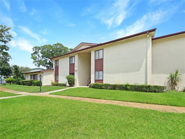 Foto del edificio - 614 Midway Dr