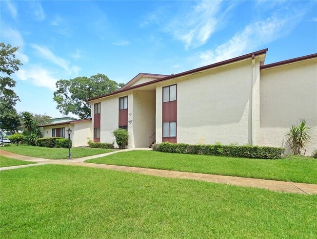 Building Photo - 614 Midway Dr