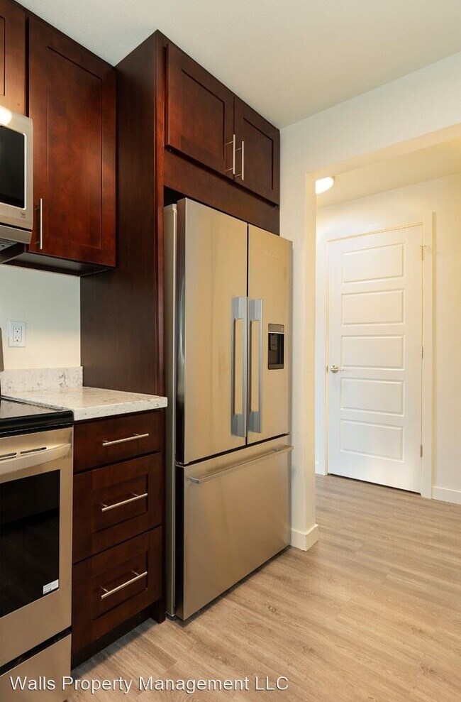 Building Photo - 2119 23rd Ave W