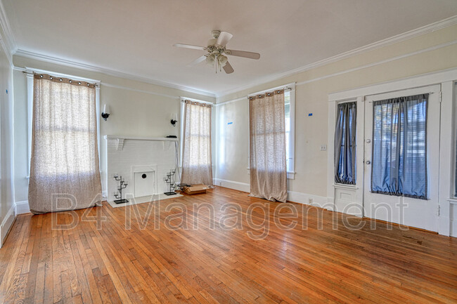 Foto del edificio - 234 S Spring St