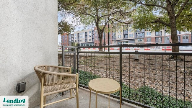 Foto del edificio - 810 W St Johns Ave