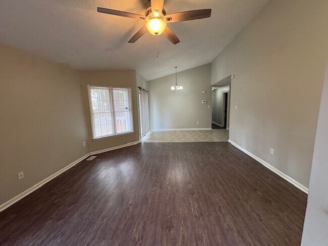 Foto del edificio - 9436 Gooden Dr