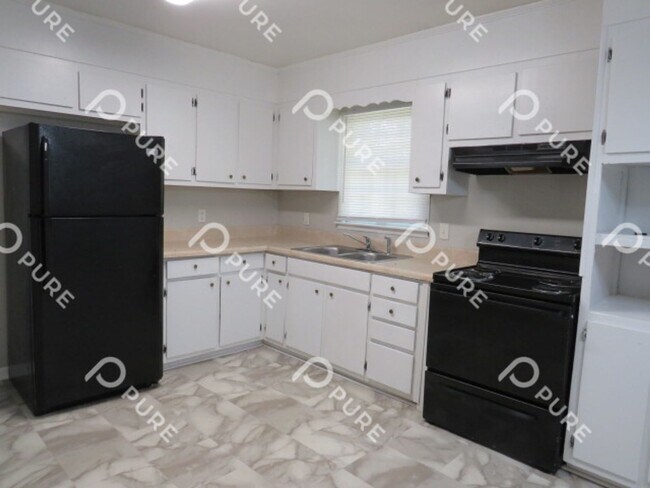Foto del edificio - 2217 Linde St NW
