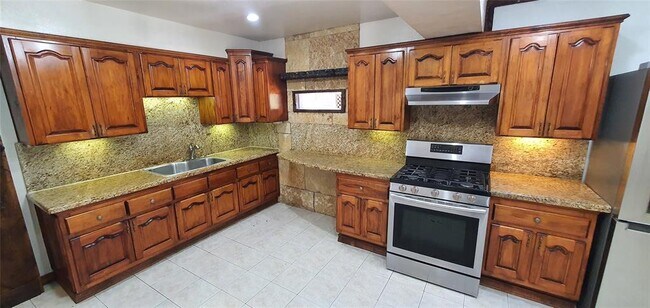 Foto del edificio - 9607 Carousel Ln