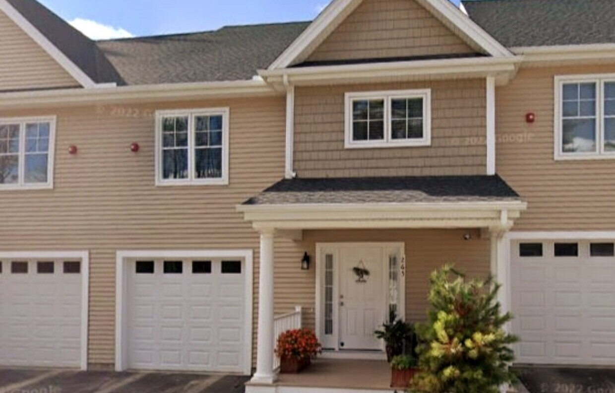 Primary Photo - 265 Woodview Way