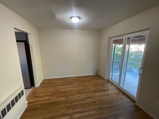 Foto del edificio - 72 Paerdegat 2nd St