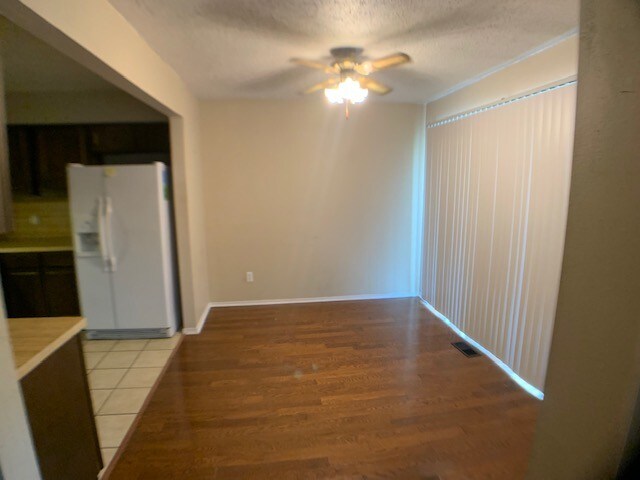 Primary Photo - 8812 N Rockwell Dr