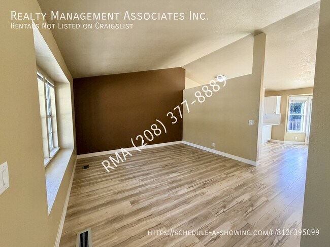 Foto del edificio - 2141 N Fastwater Ave
