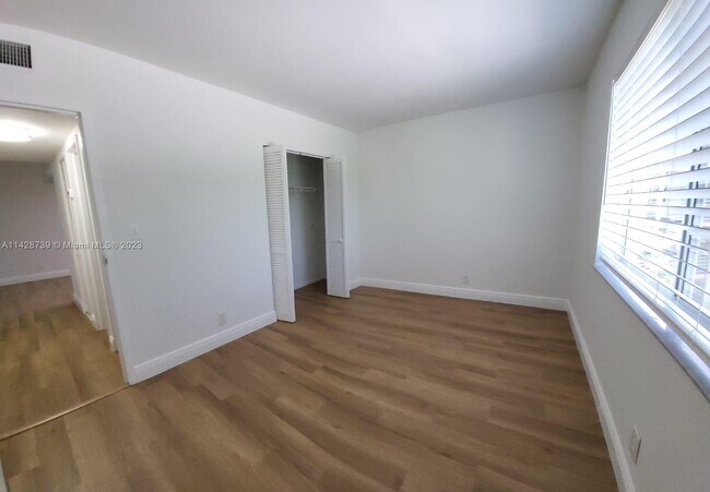 Building Photo - 4354 NW 9th Ave