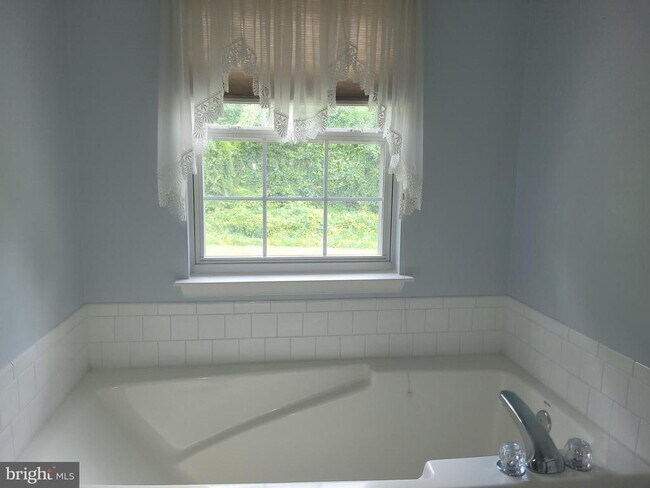 Building Photo - 11813 Hunters Run Dr