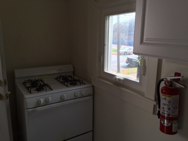 Building Photo - 450 E North St