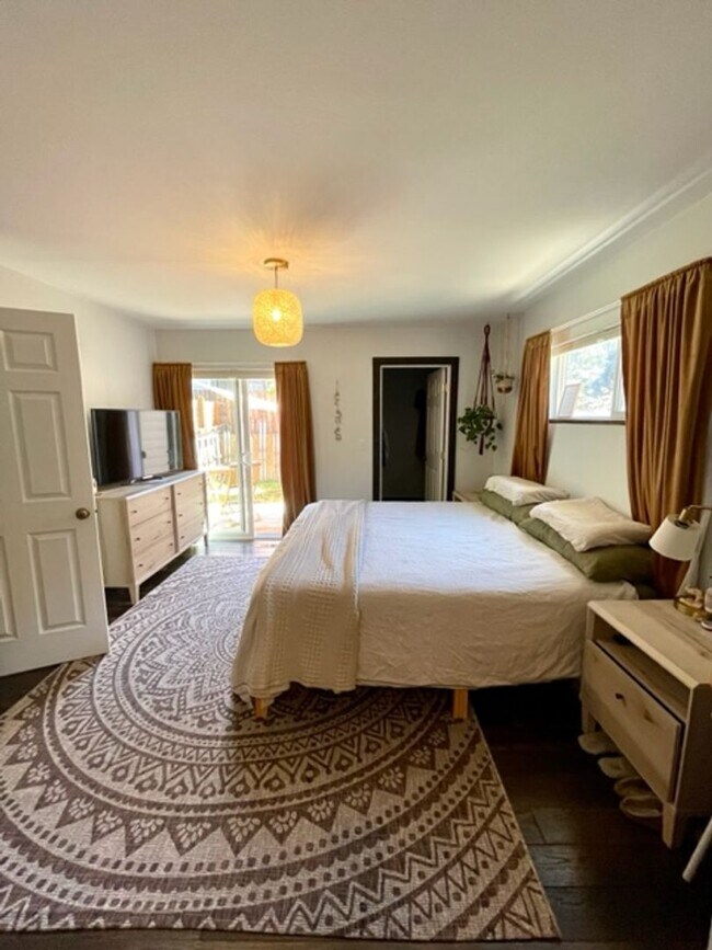 Building Photo - Nice home in SW Bend, near The Old Mill Di...