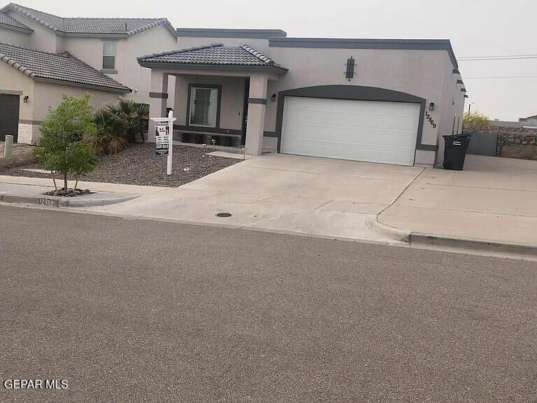 Foto principal - 12869 Woolstone Dr