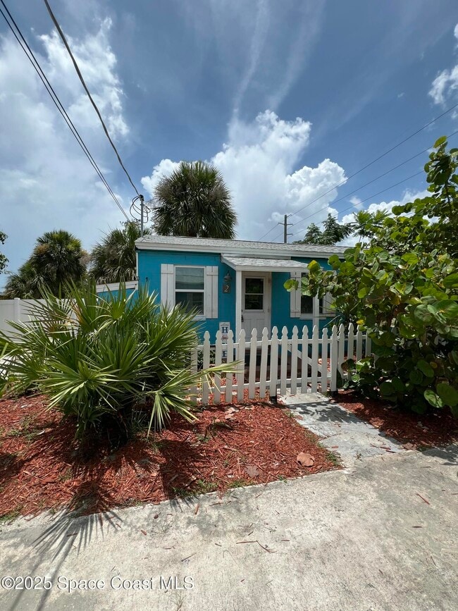 Building Photo - 2179 Pineapple Ave