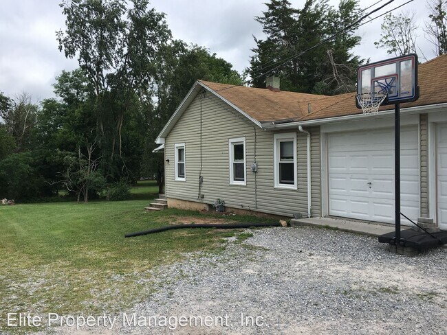 Building Photo - 2 br, 1 bath House - 2243 Sunset Ln., Rear