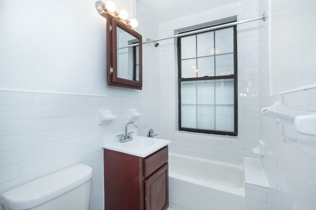 Building Photo - 226 W 150th St
